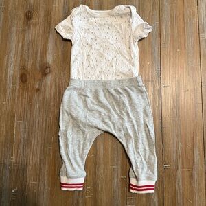 ✨2/$6✨ Baby boy onesie and pants set